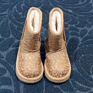 Uggs Toddler' Classic II Leopard Print Boots Size 6